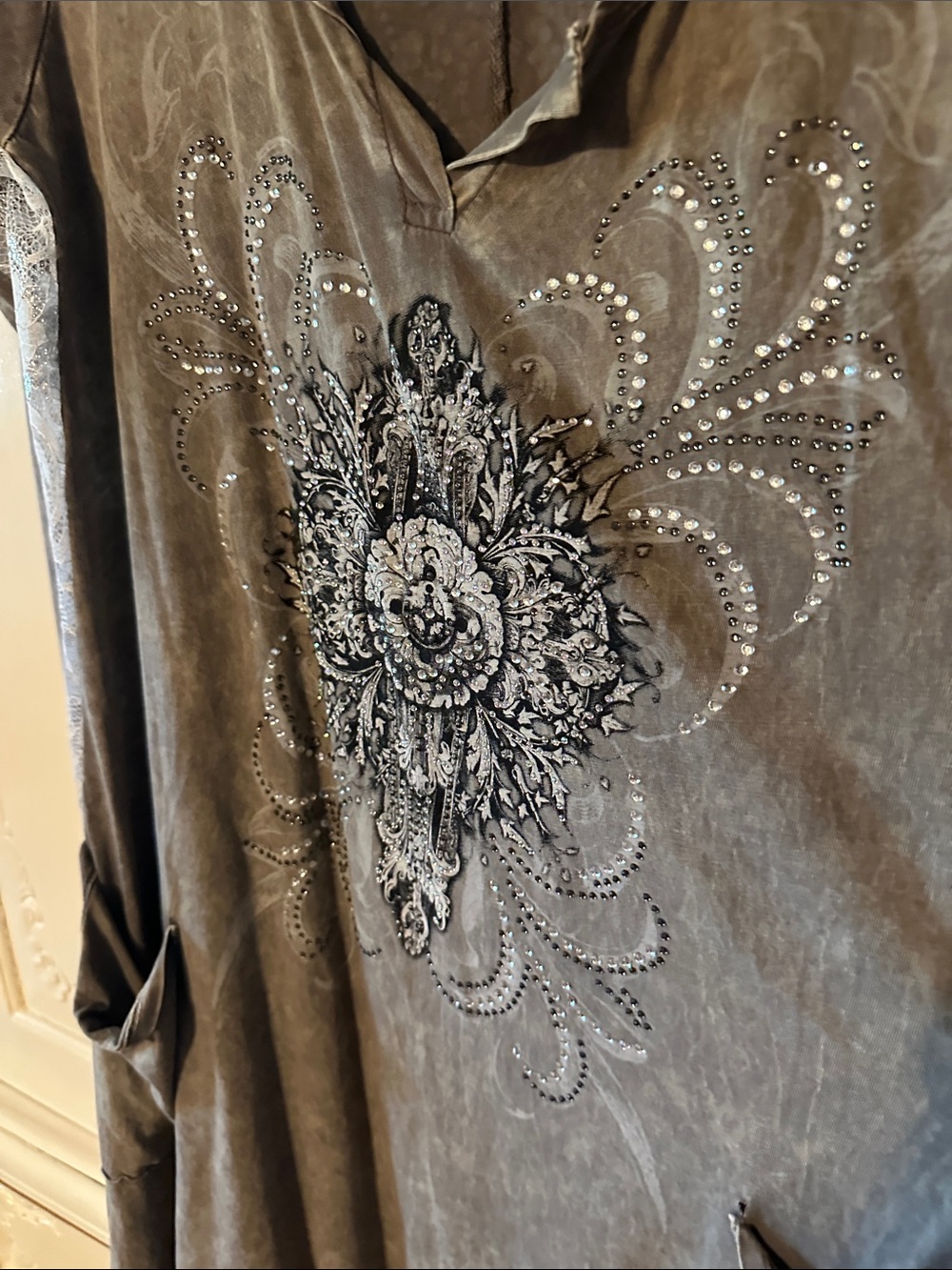Vocal Taupe Gray Washed Crewneck - Picture 3 of 12
